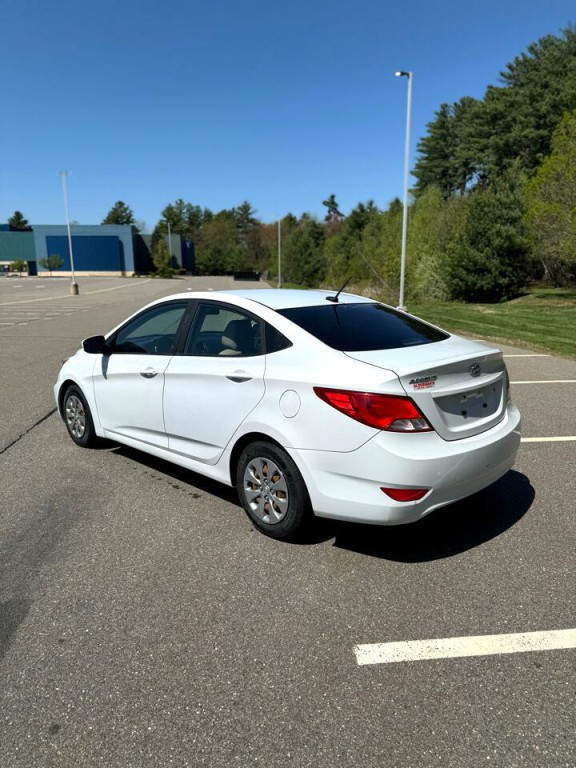 2017 Hyundai Accent Image 5