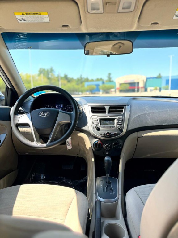 2017 Hyundai Accent Image 12