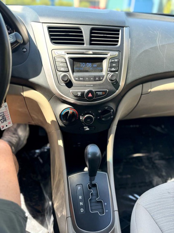 2017 Hyundai Accent Image 15