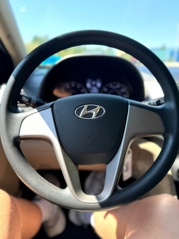 2017 Hyundai Accent Image 16