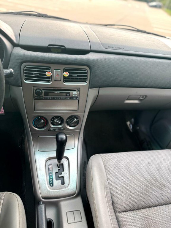 2004 Subaru Forester Image 16