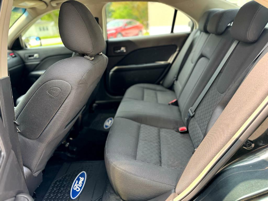 2010 Ford Fusion Image 12