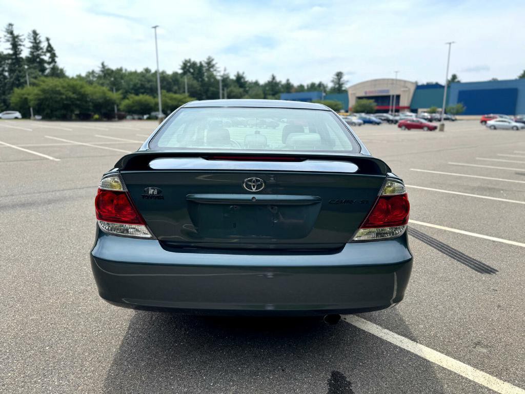 2005 Toyota Camry Image 6