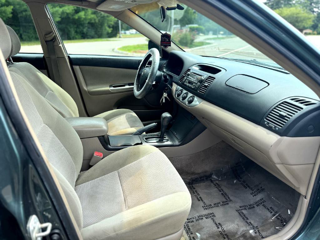 2005 Toyota Camry Image 9
