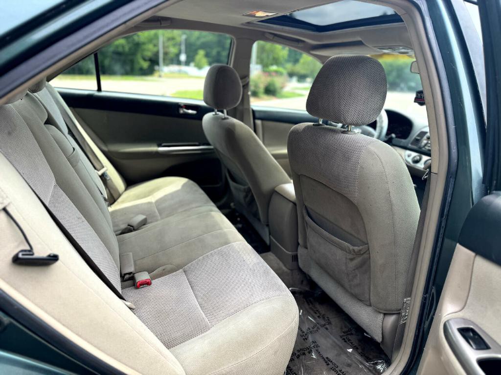 2005 Toyota Camry Image 10