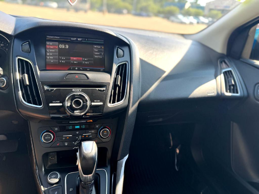 2015 Ford Focus Image 17