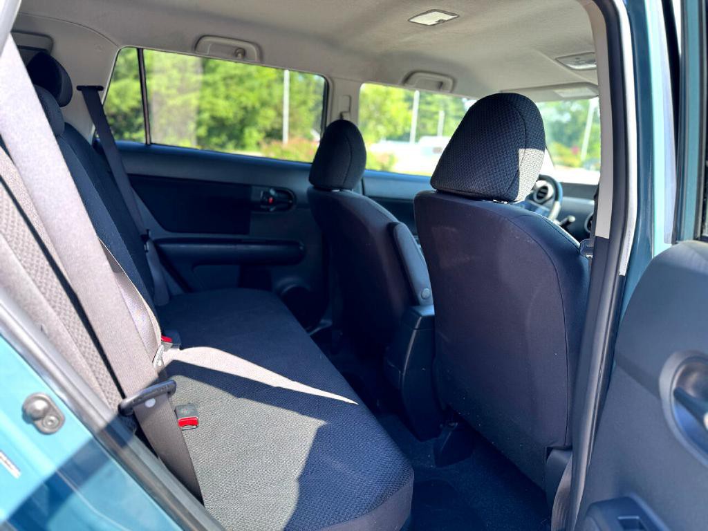 2009 Scion xB Image 9
