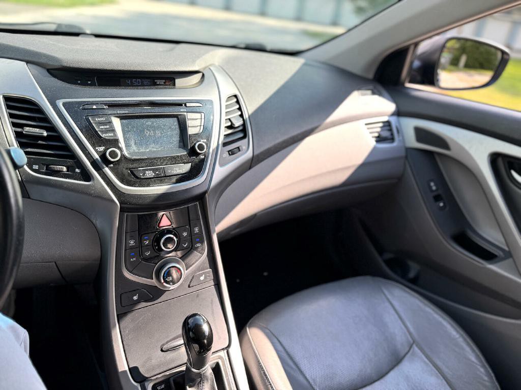 2015 Hyundai Elantra Image 14