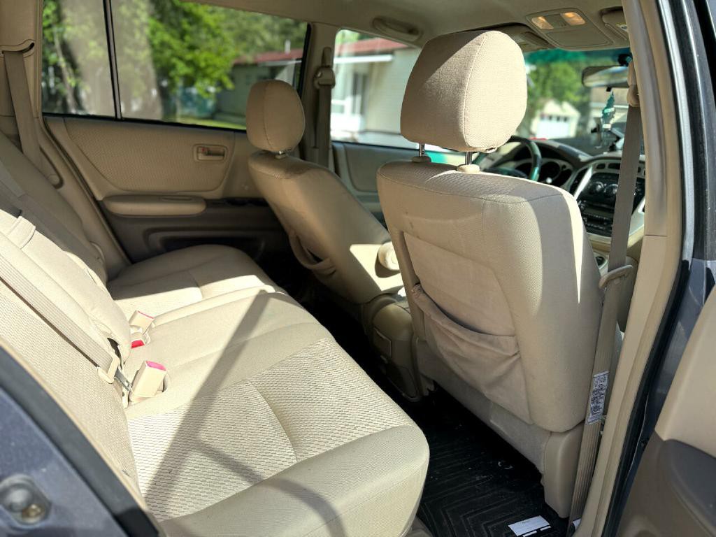 2004 Toyota Highlander Image 9
