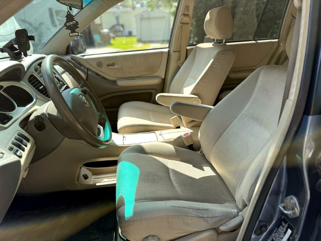 2004 Toyota Highlander Image 13