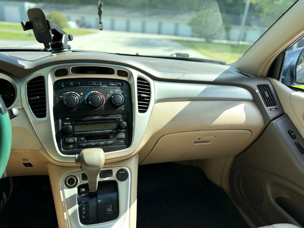 2004 Toyota Highlander Image 14
