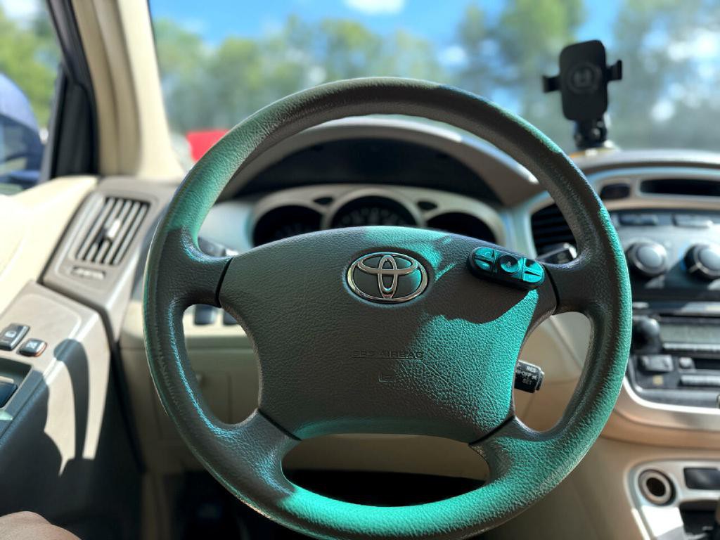 2004 Toyota Highlander Image 15