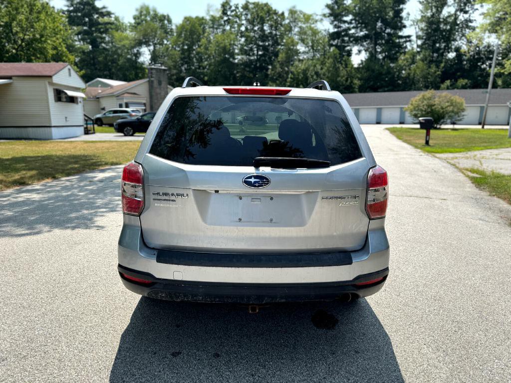 2014 Subaru Forester Image 7