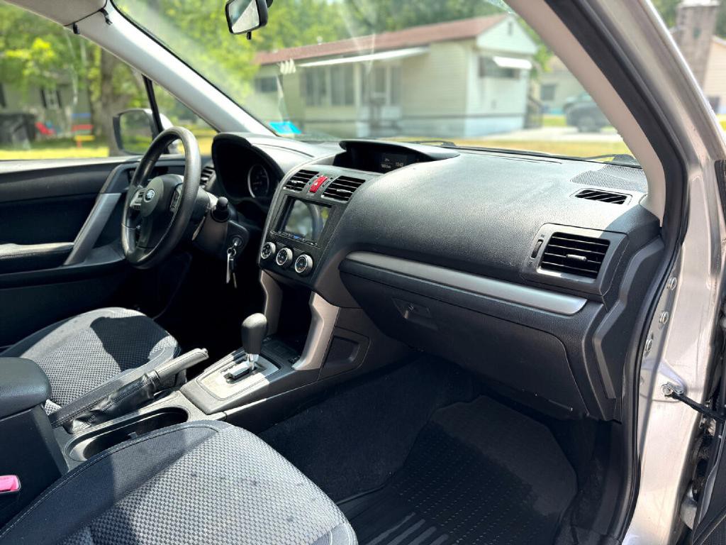 2014 Subaru Forester Image 12