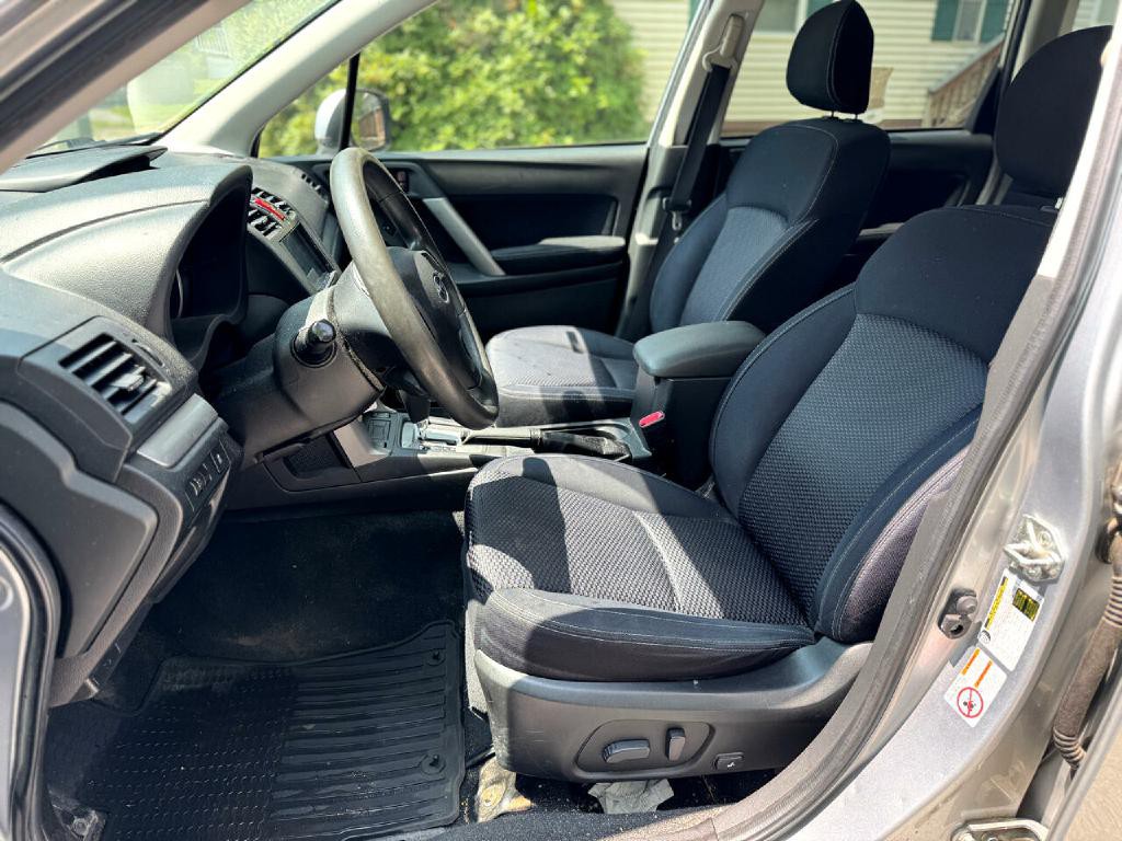 2014 Subaru Forester Image 16