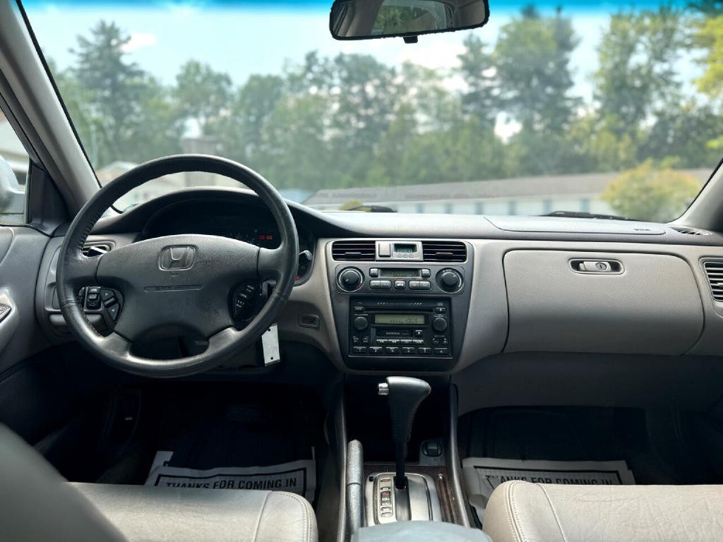 2002 Honda Accord Image 12
