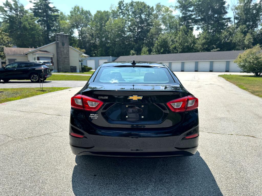 2018 Chevrolet Cruze Image 5