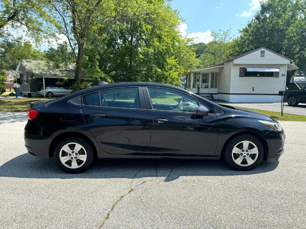 2018 Chevrolet Cruze Image 7