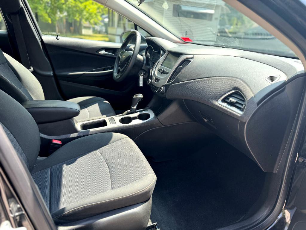 2018 Chevrolet Cruze Image 9