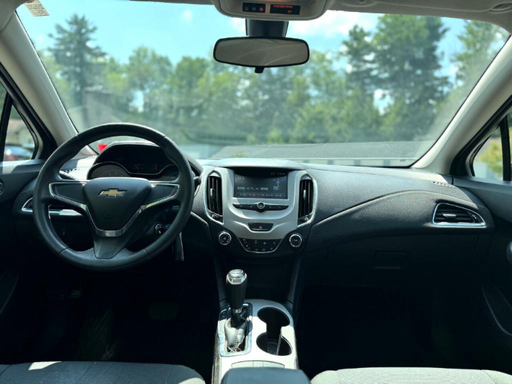 2018 Chevrolet Cruze Image 11