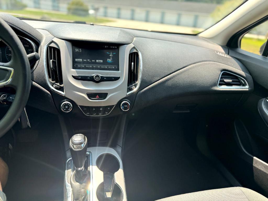 2018 Chevrolet Cruze Image 15