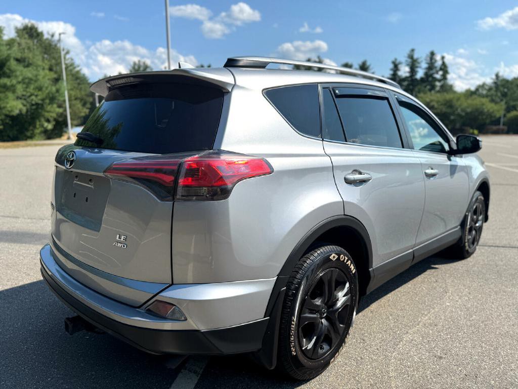 2017 Toyota Rav4 Image 8