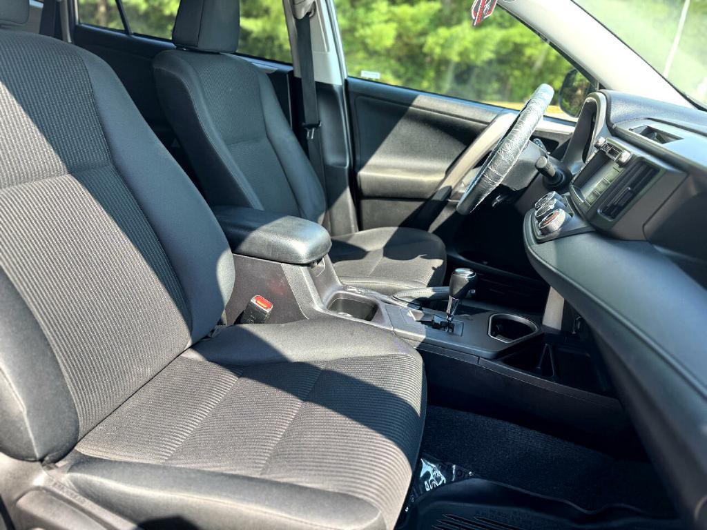 2017 Toyota Rav4 Image 12