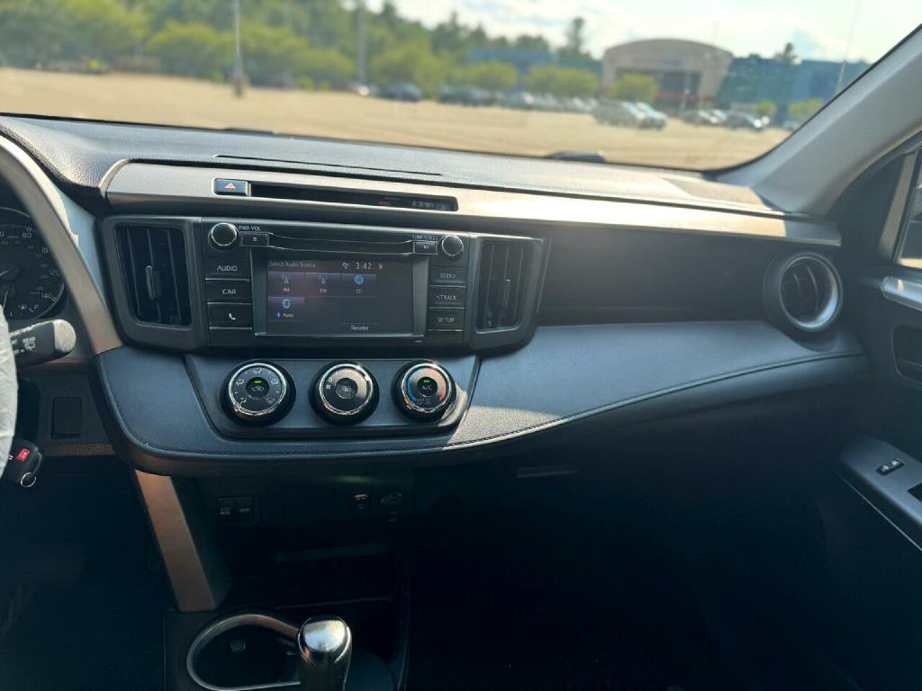 2017 Toyota Rav4 Image 19
