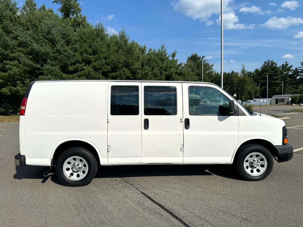 2013 Chevrolet Express Image 9