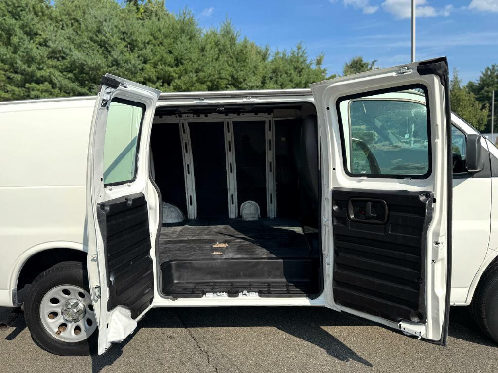 2013 Chevrolet Express Image 12