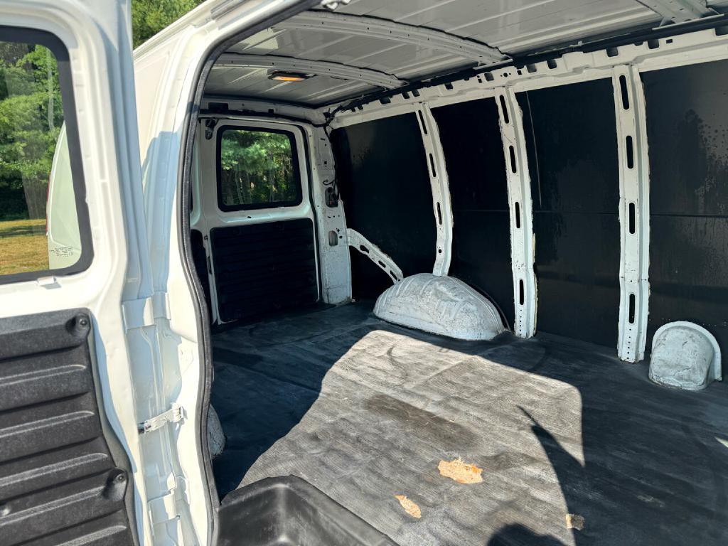 2013 Chevrolet Express Image 13