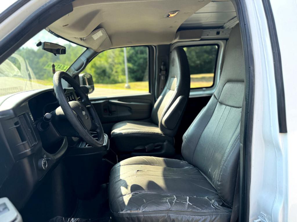 2013 Chevrolet Express Image 15