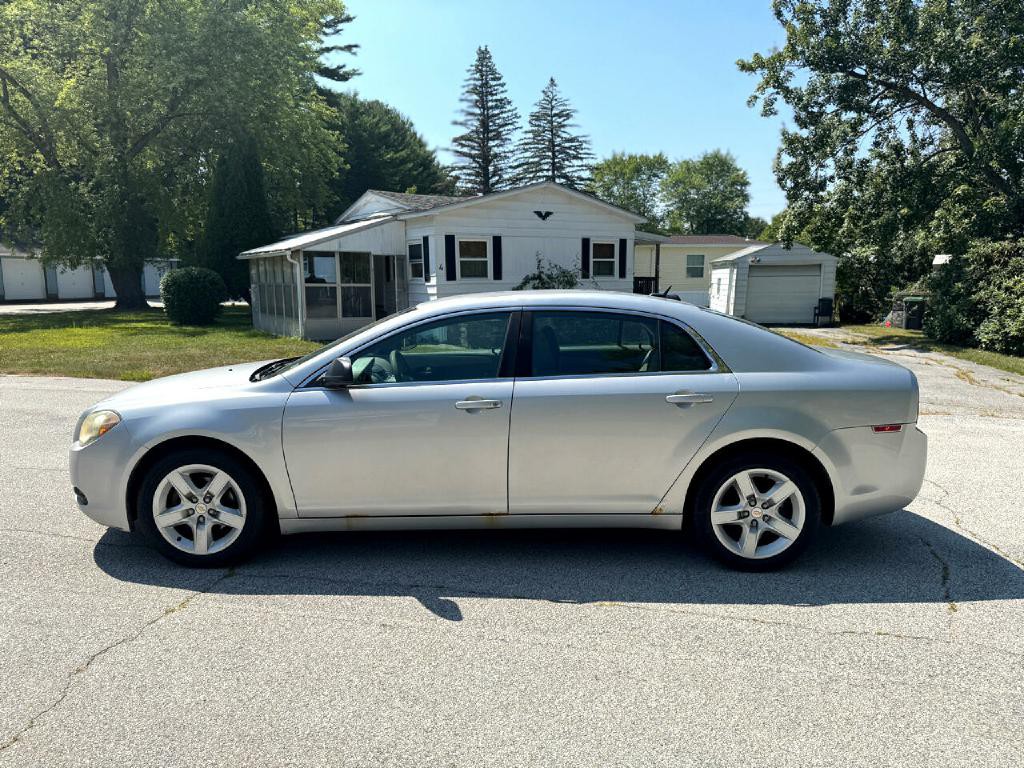 2010 Chevrolet Malibu Image 3