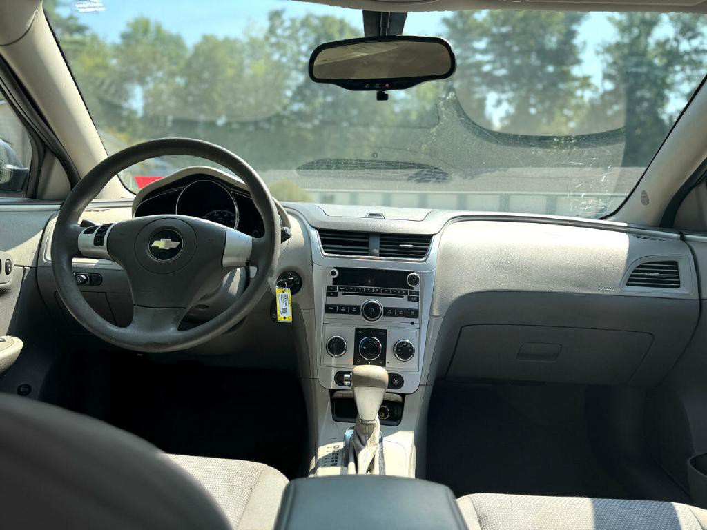2010 Chevrolet Malibu Image 10