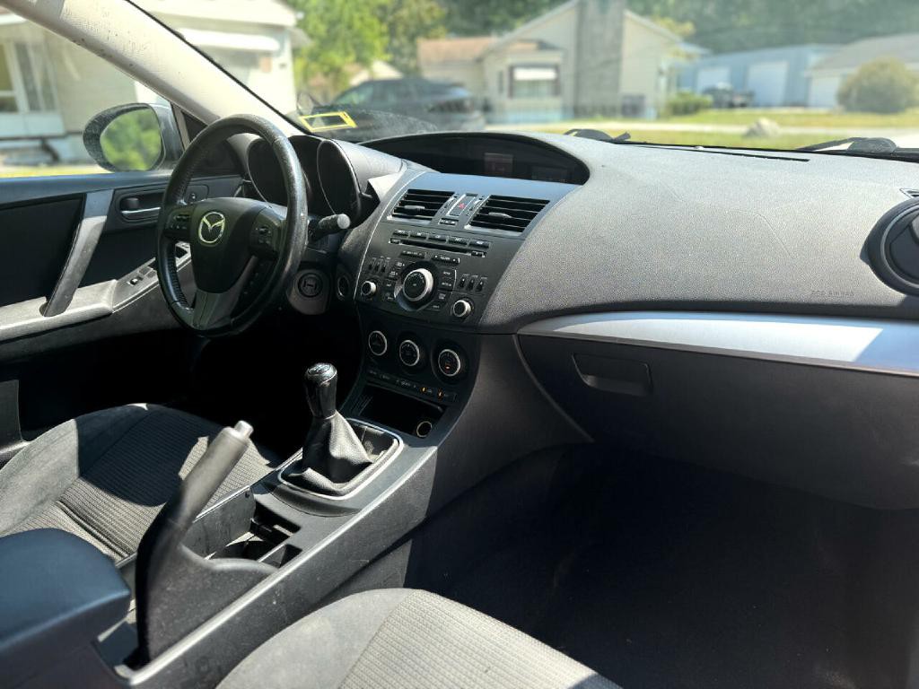 2013 Mazda Mazda3 Image 10