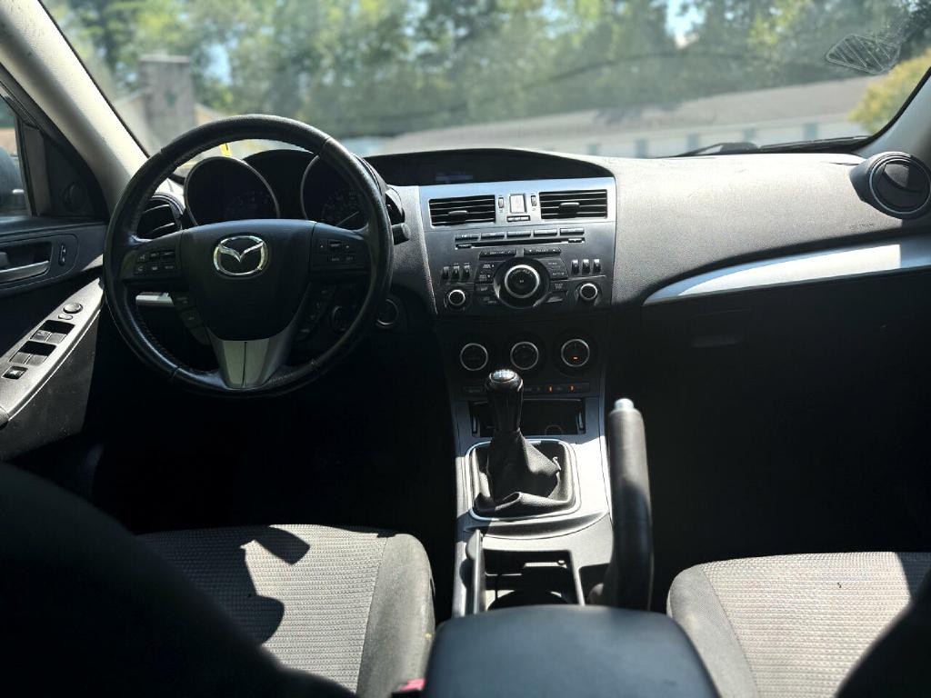 2013 Mazda Mazda3 Image 12
