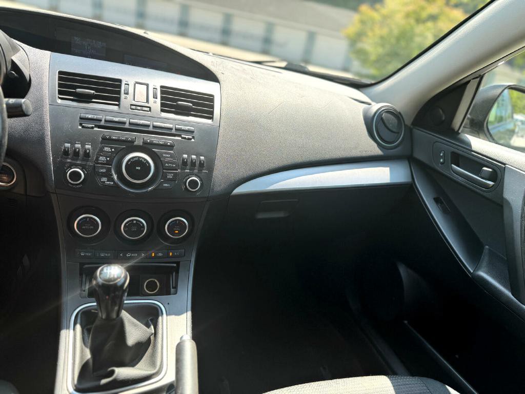 2013 Mazda Mazda3 Image 17