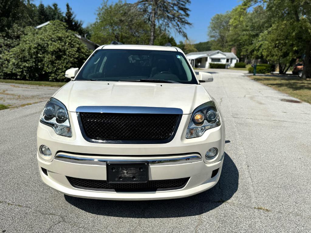 2012 GMC Acadia Image 2