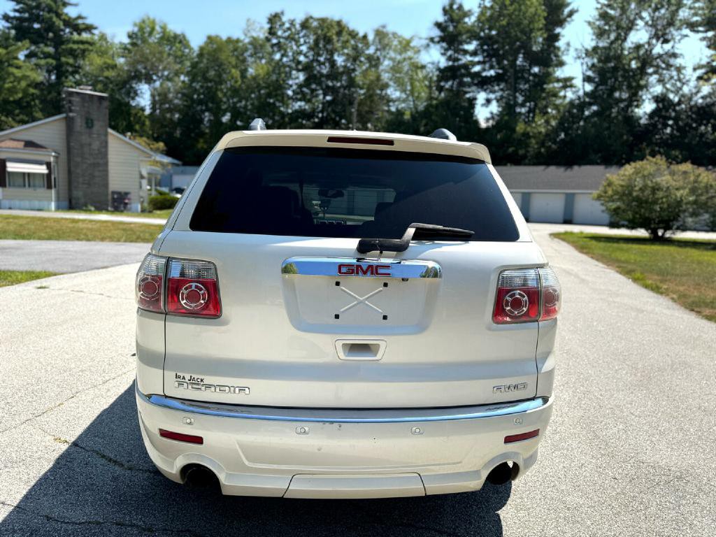 2012 GMC Acadia Image 4