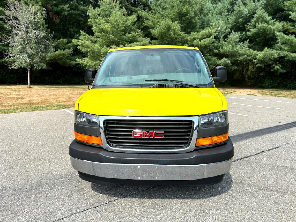 2018 GMC Savana Image 2