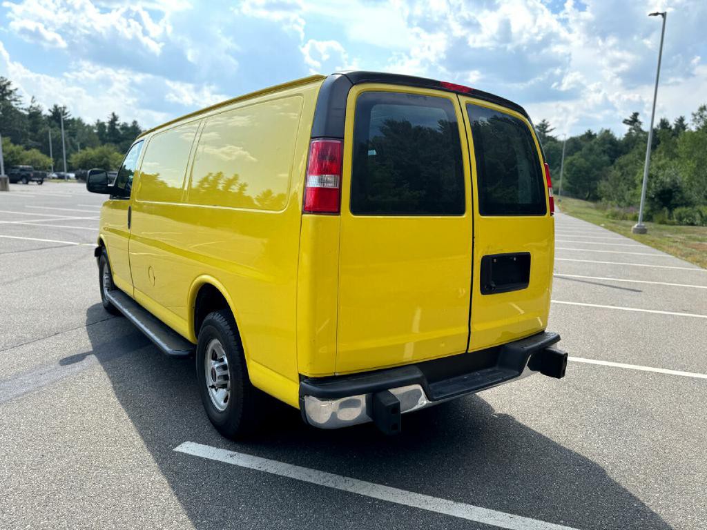 2018 GMC Savana Image 4