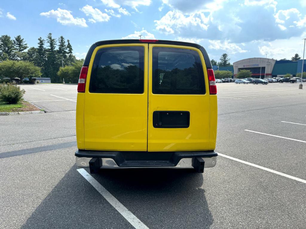 2018 GMC Savana Image 5