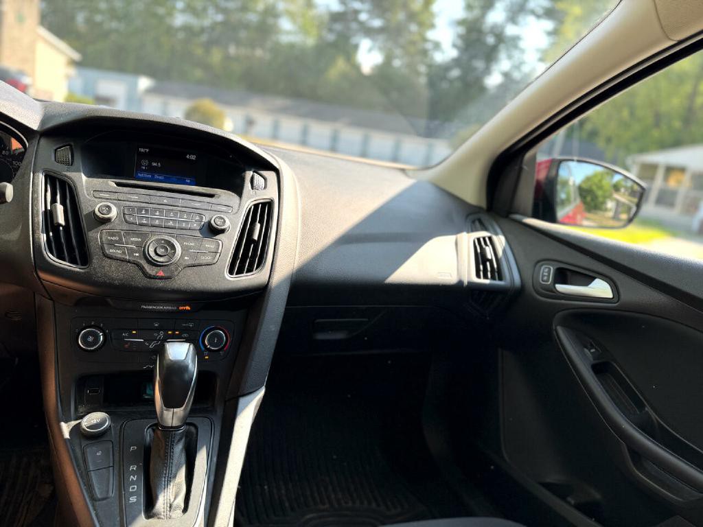 2015 Ford Focus Image 15