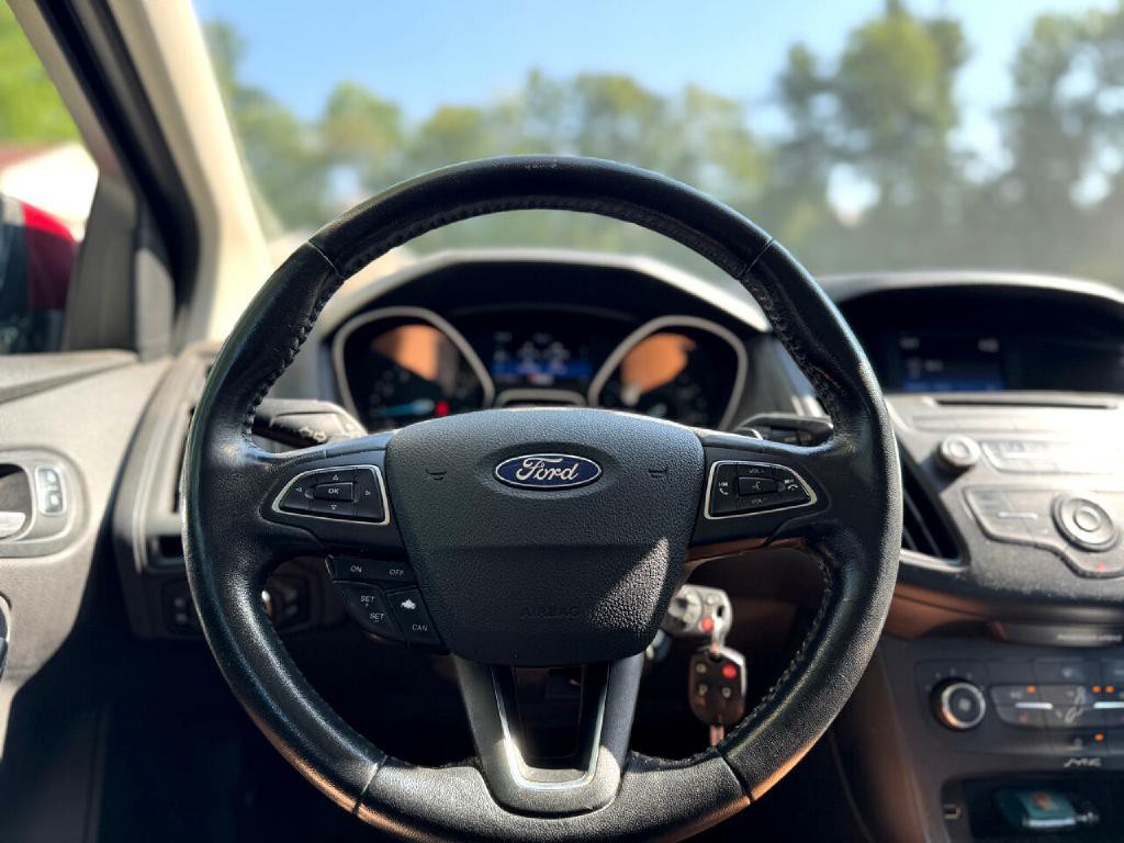 2015 Ford Focus Image 16