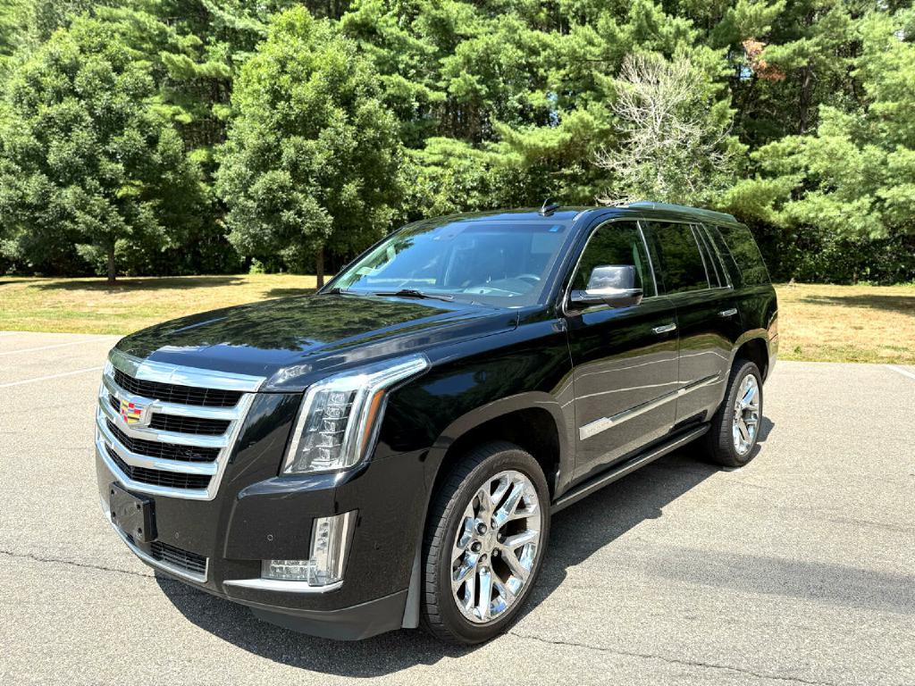 2017 Cadillac Escalade Image 1