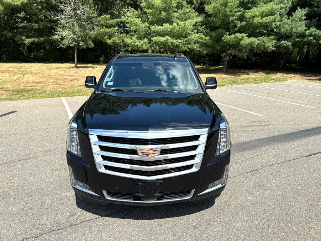2017 Cadillac Escalade Image 2
