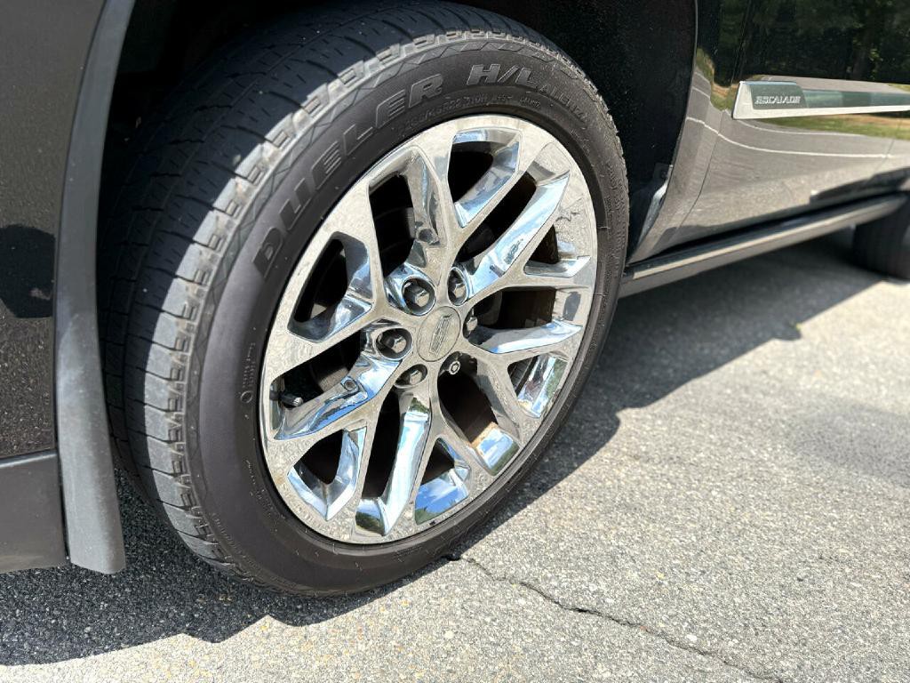 2017 Cadillac Escalade Image 3