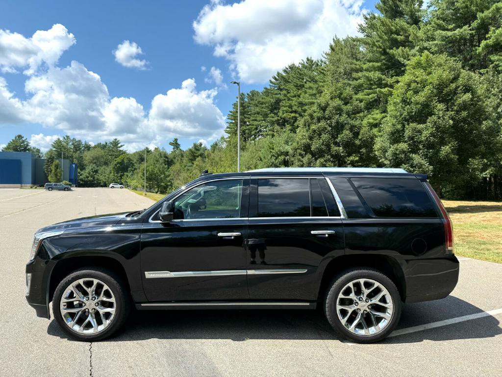 2017 Cadillac Escalade Image 4