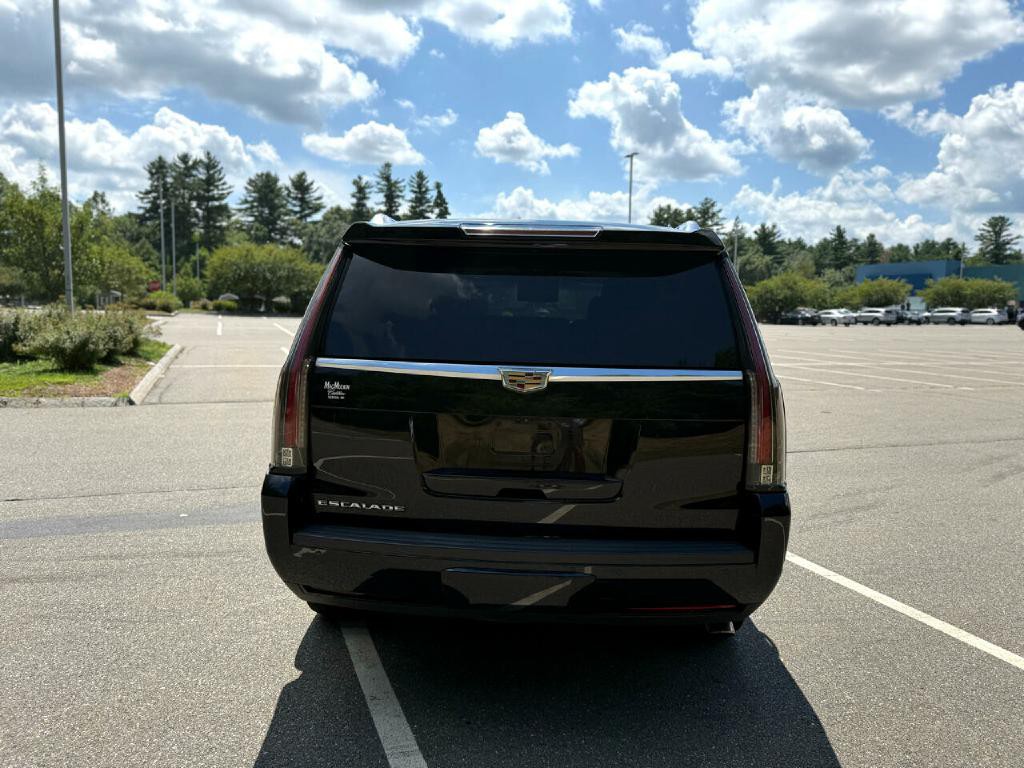 2017 Cadillac Escalade Image 5