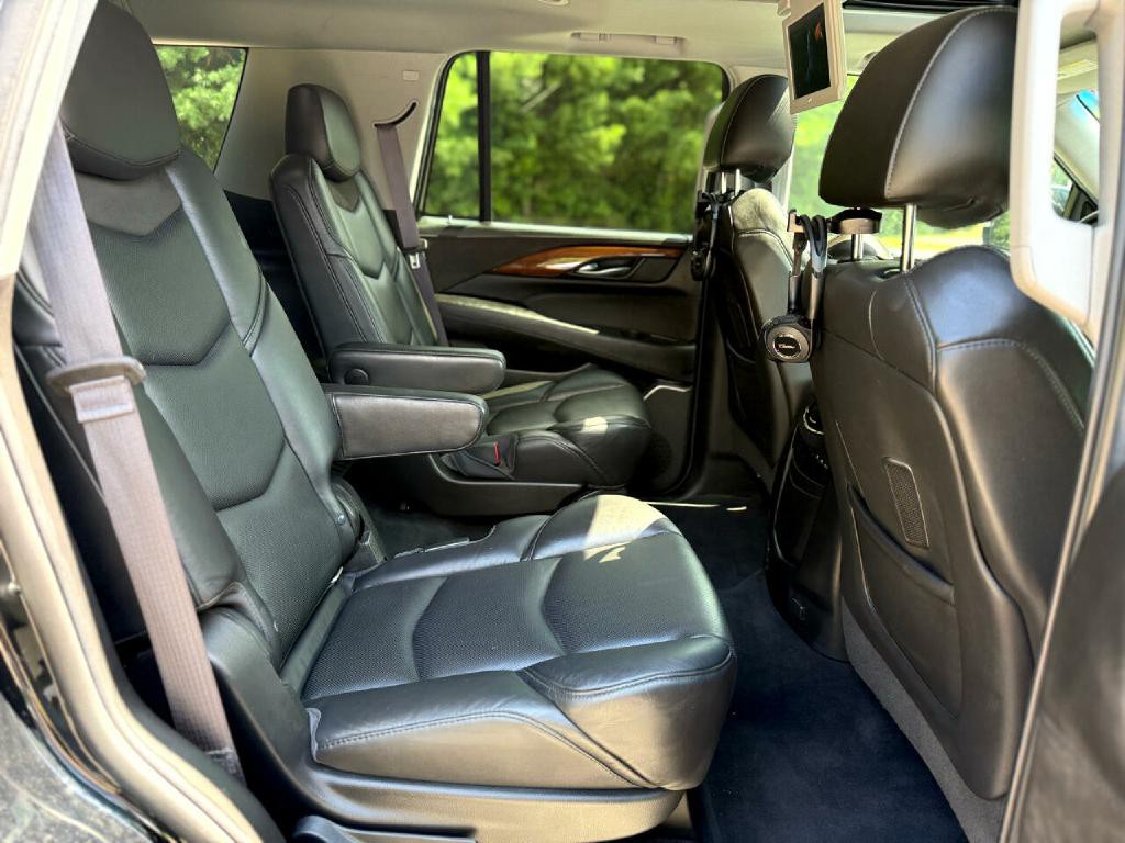 2017 Cadillac Escalade Image 10